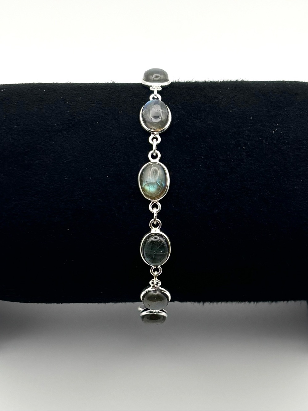 Sterling silver labradorite bracelet - Picture 3 of 4